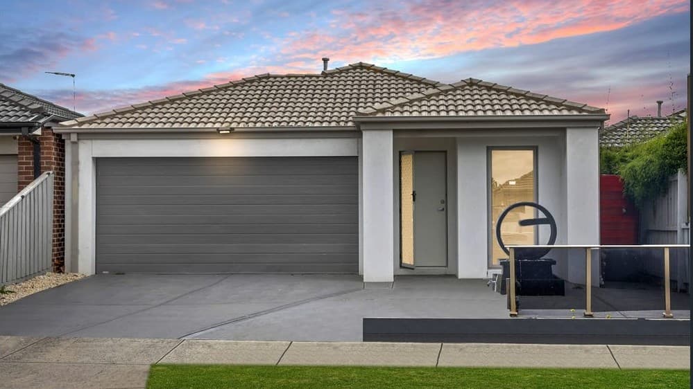 Property in Greater Melbourne, VIC
